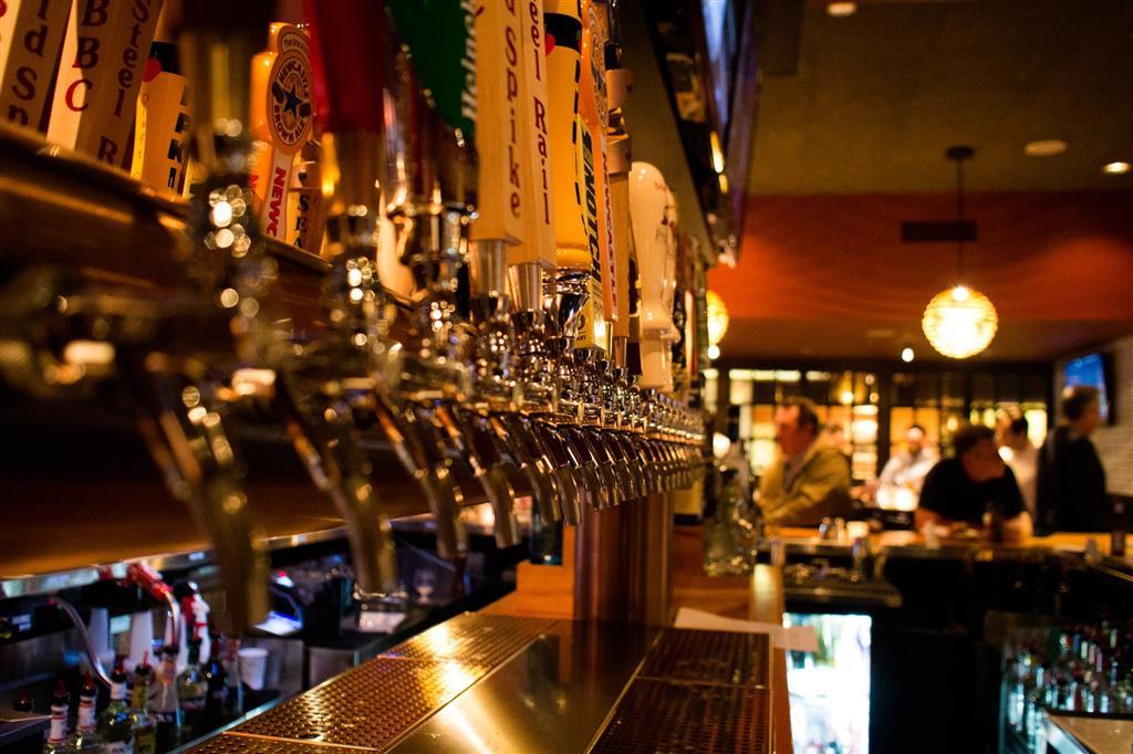 Best Western Plus Waltham Boston Ресторант снимка